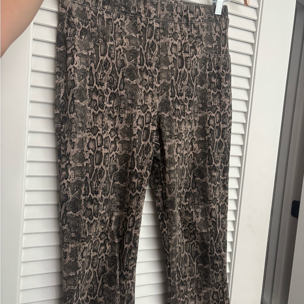 SPANX Snake Pattern Leggings in Black and Gray